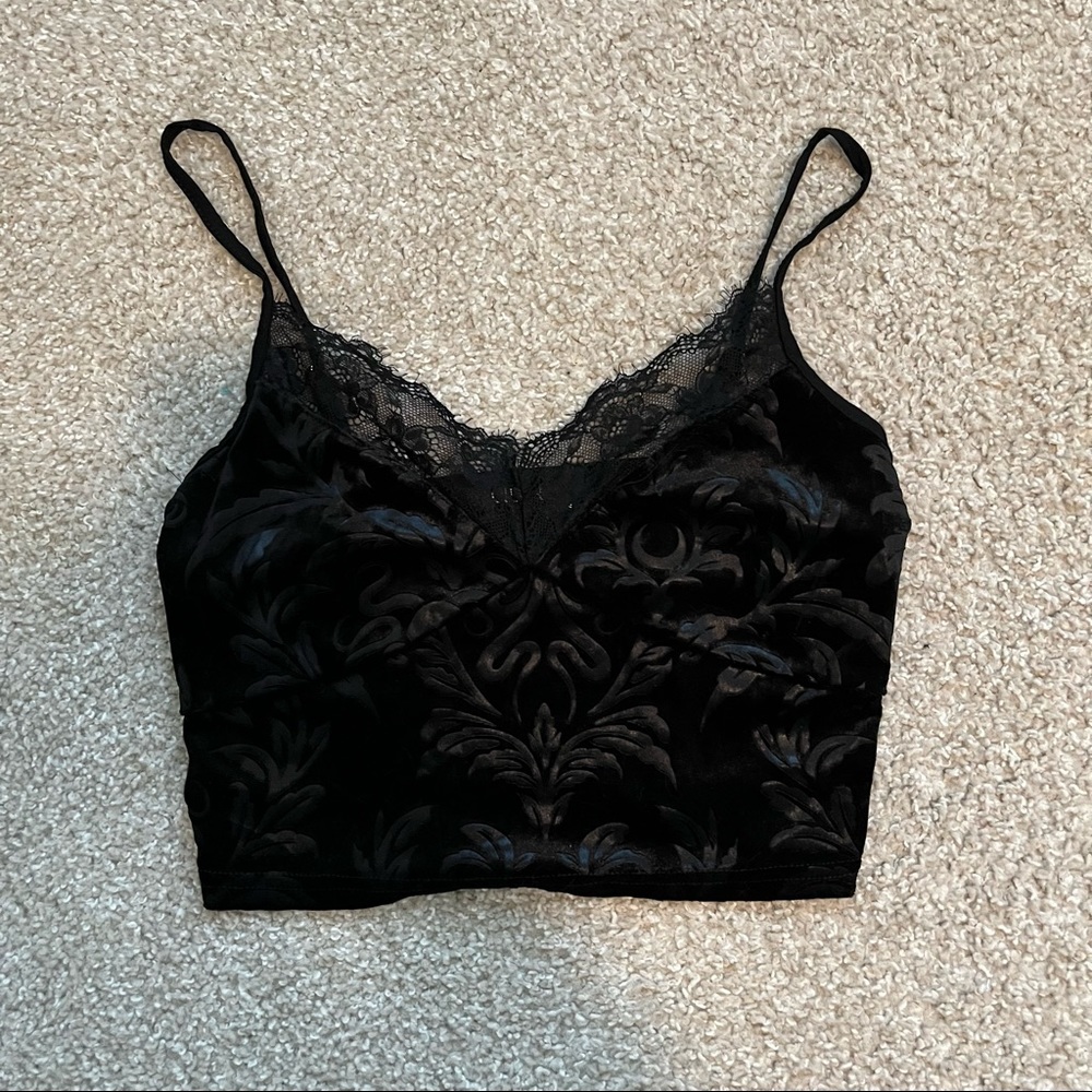 cider velvet black crop top! size:small